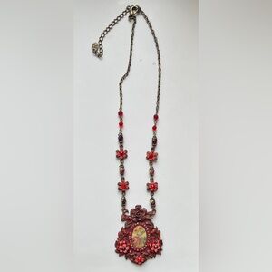 Vintage floral design featuring red and pink crystals, rose motifs 18” 🔥